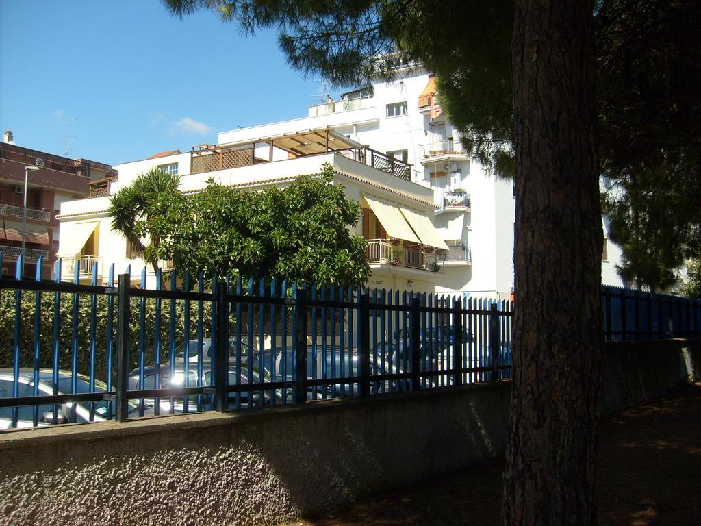 Affittacamere Il Parco Civitavecchia Buitenkant foto